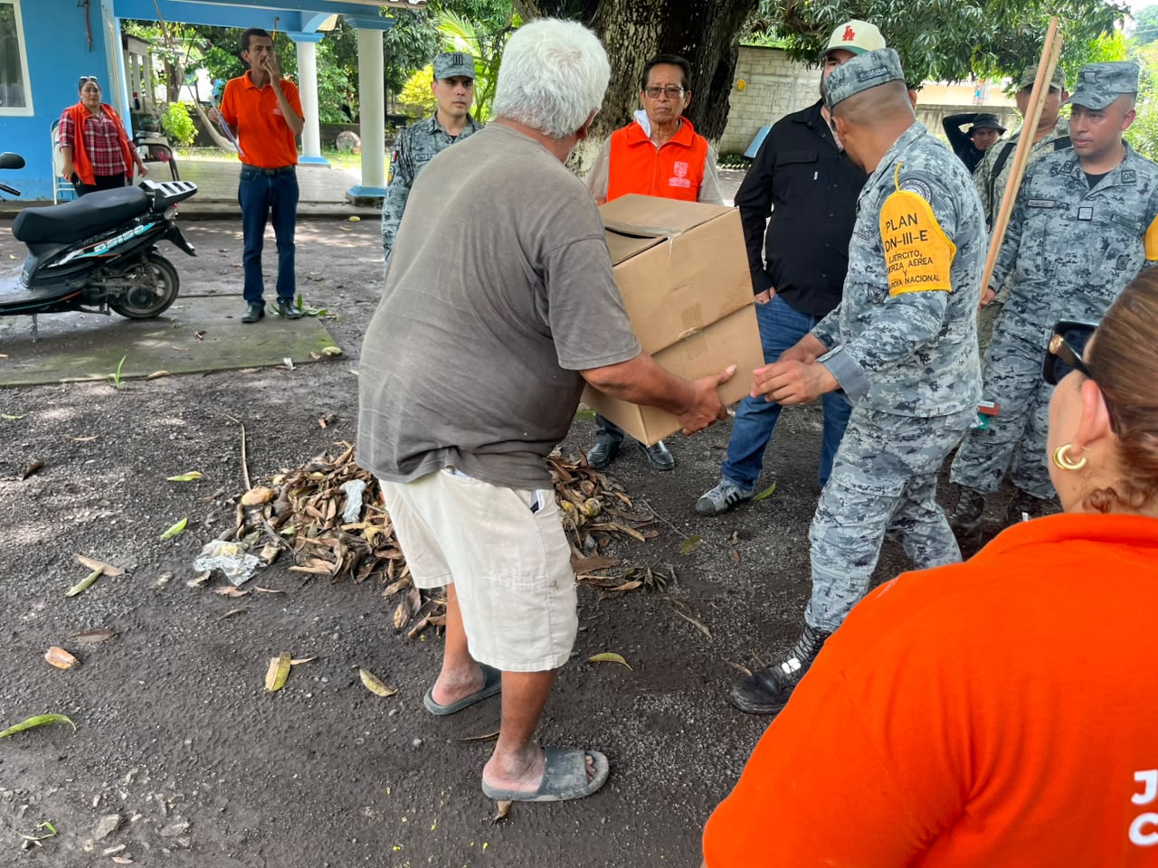 Guardia Nacional implementa el Plan DN-III-E en Paso de Ovejas en apoyo a la población