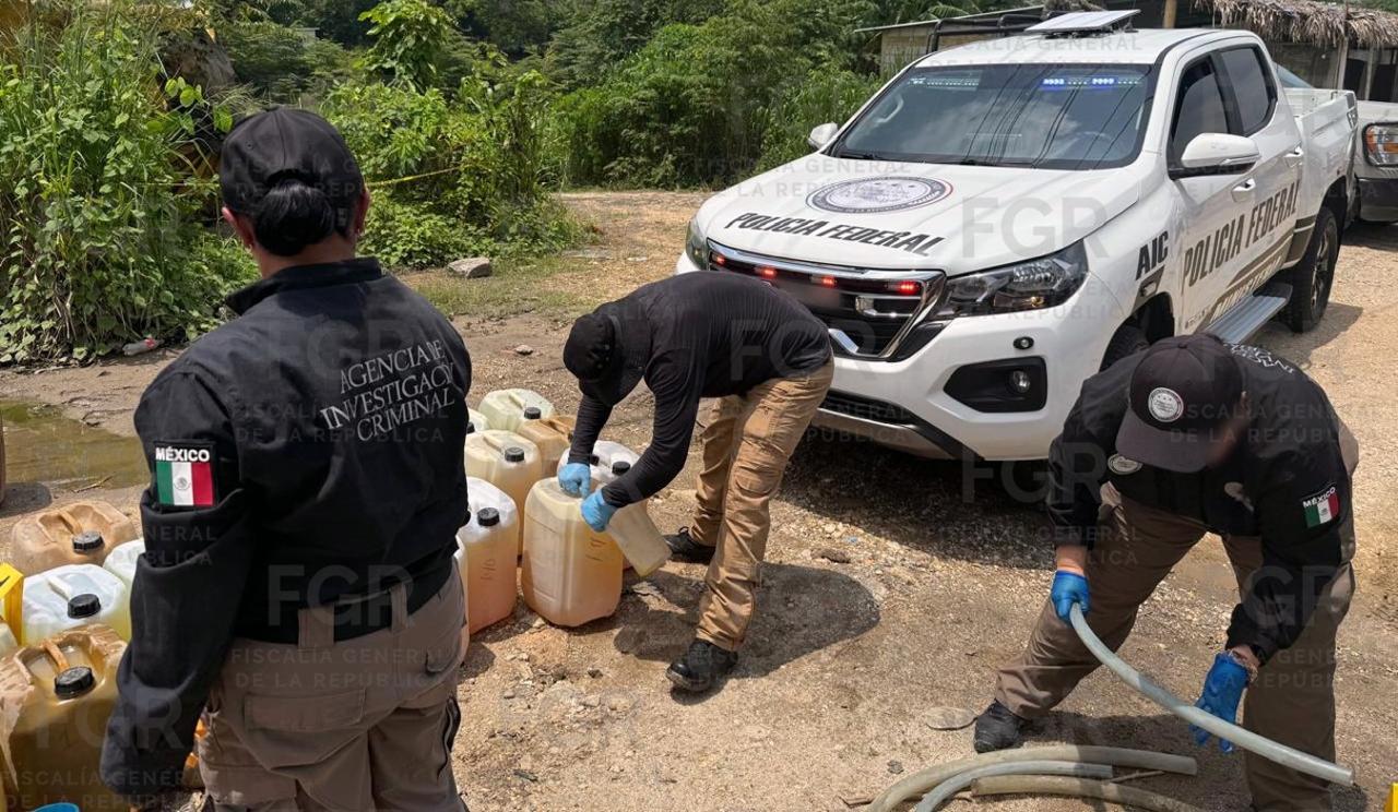 Aseguran casi 1,900 litros de hidrocarburo en Sayula y Cosoleacaque