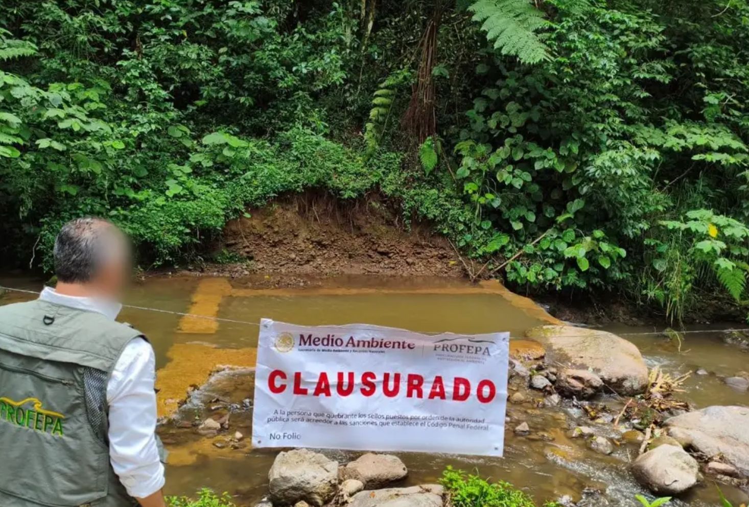 Profepa clausura presa construida sin permisos en arroyo de Xico