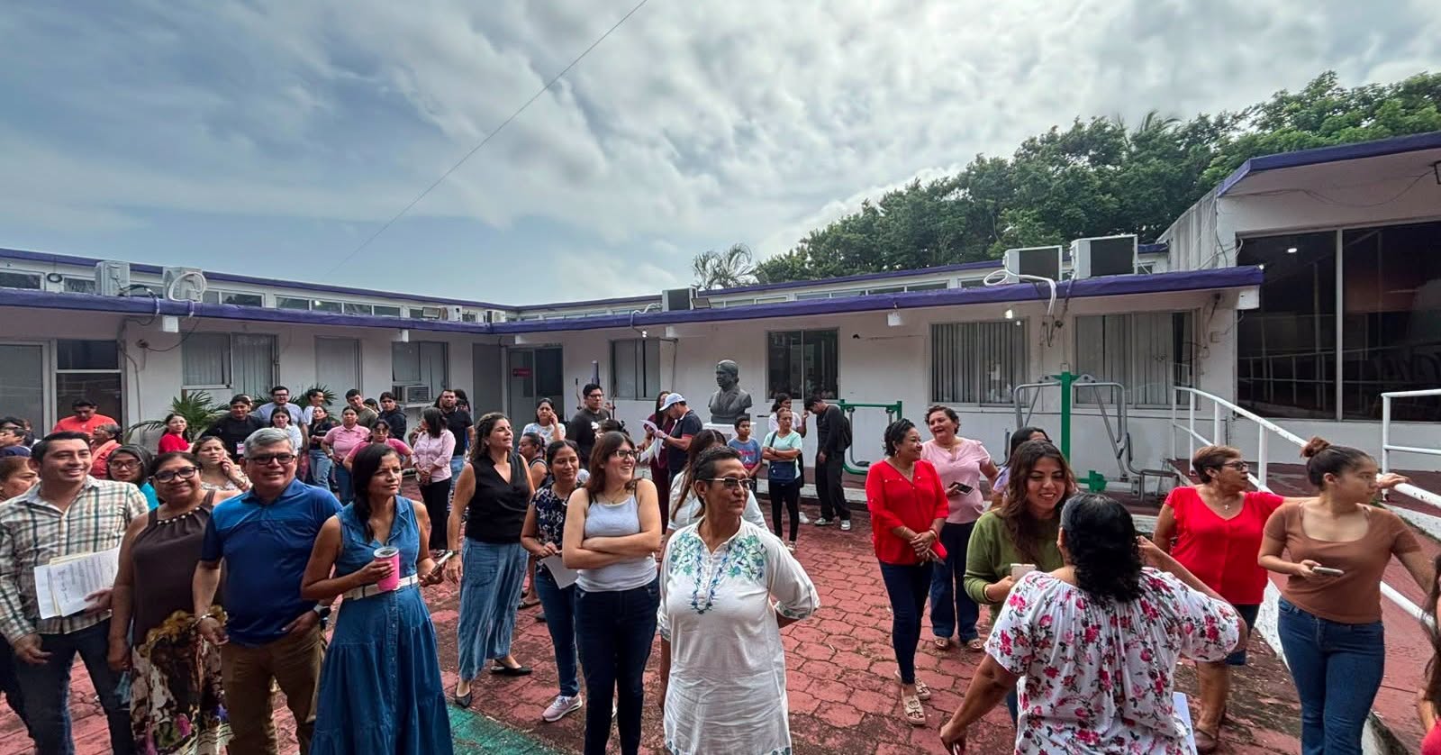 Activan protocolos en Coatzacoalcos tras sismo de magnitud 7.4