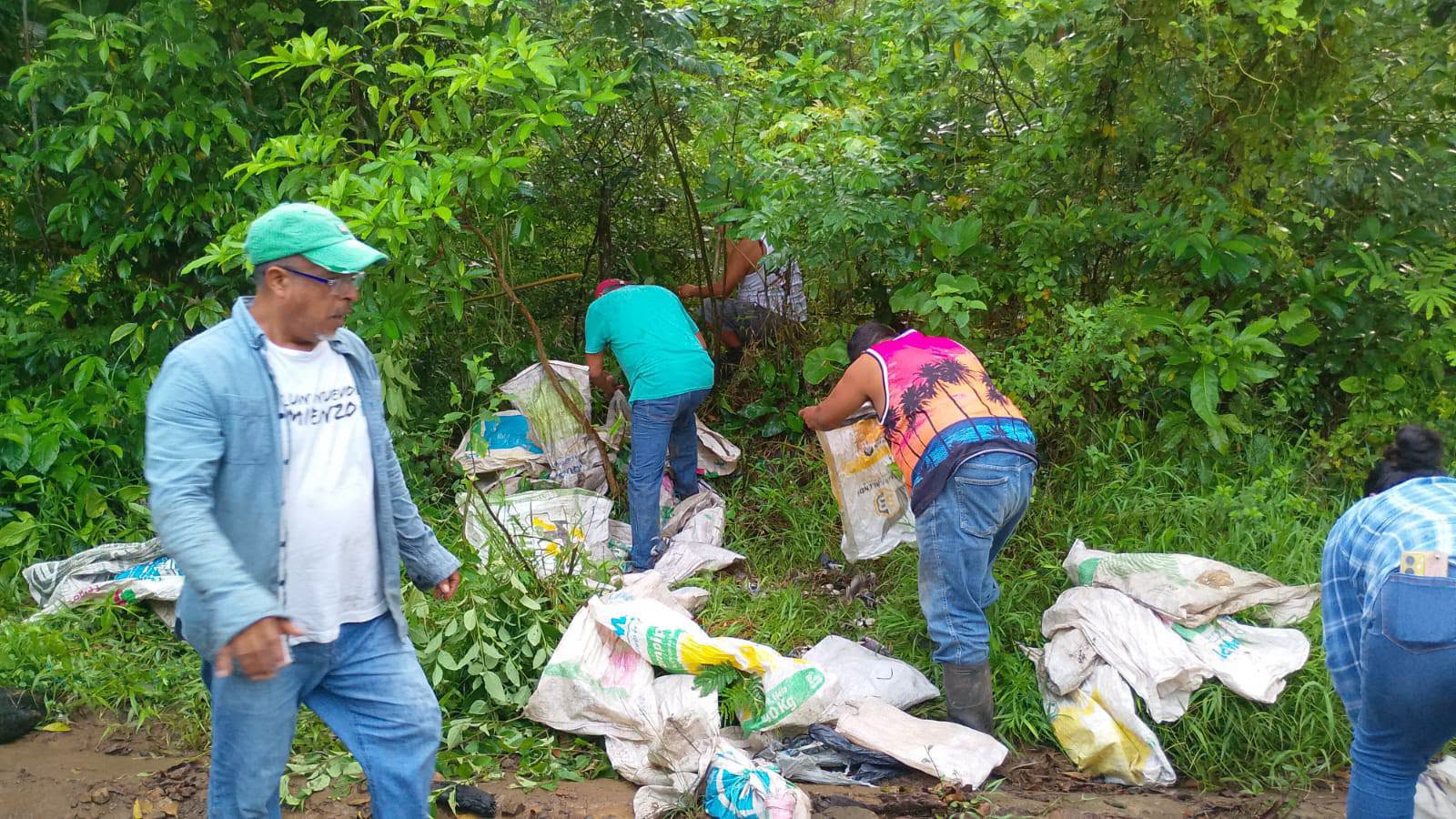 Rescatan 1,500 cangrejos azules durante veda en Catemaco