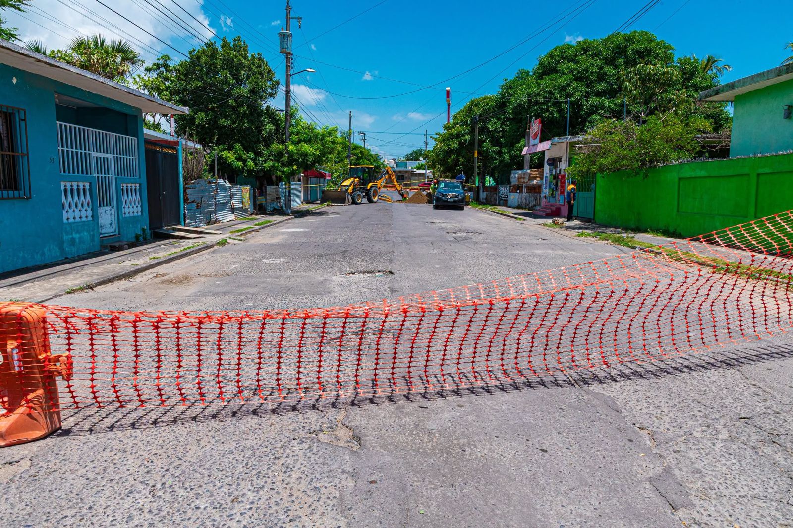 Reparan hundimiento en calle 11 de la ciudad de Veracruz