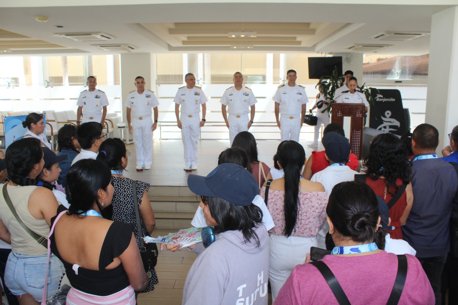 Visitan ganadores del XLIX Concurso Nacional de Pintura Infantil El Niño y la Mar la Heroica Escuela Naval Militar