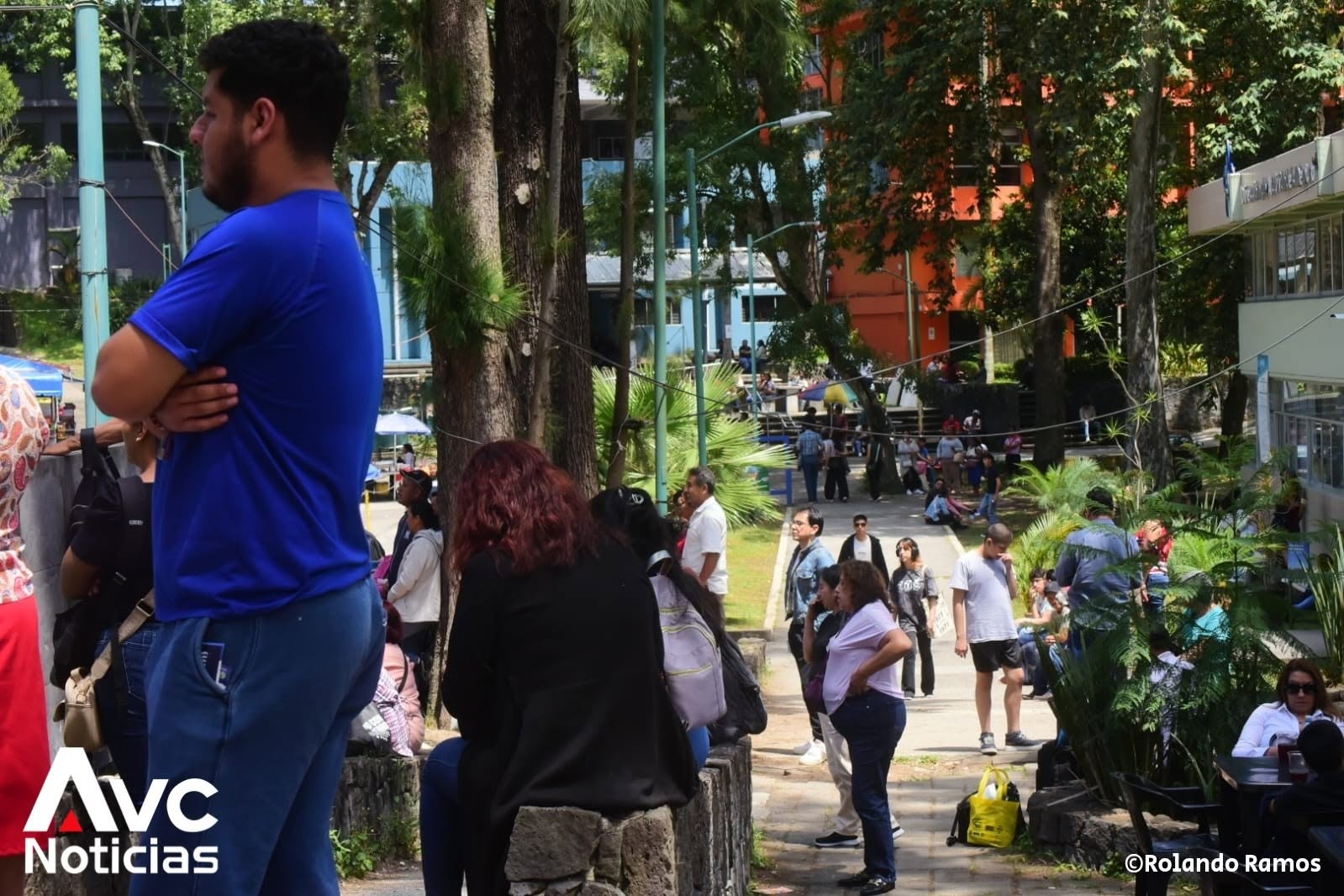SEV llama a aspirantes sin lugar en la UV a elegir otras universidades