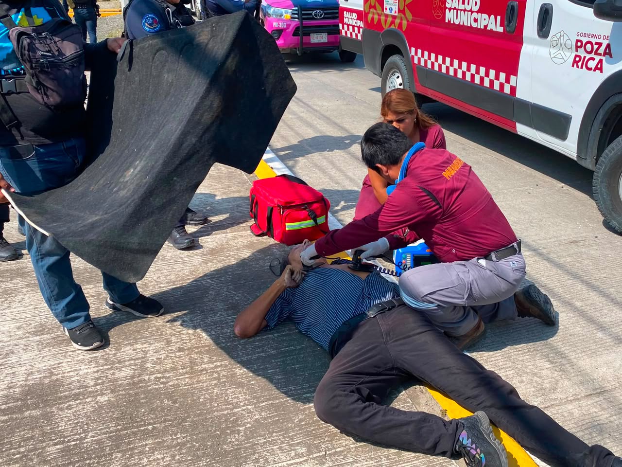 Muere taxista en carretera Poza Rica-Cazones tras presunto paro cardiaco