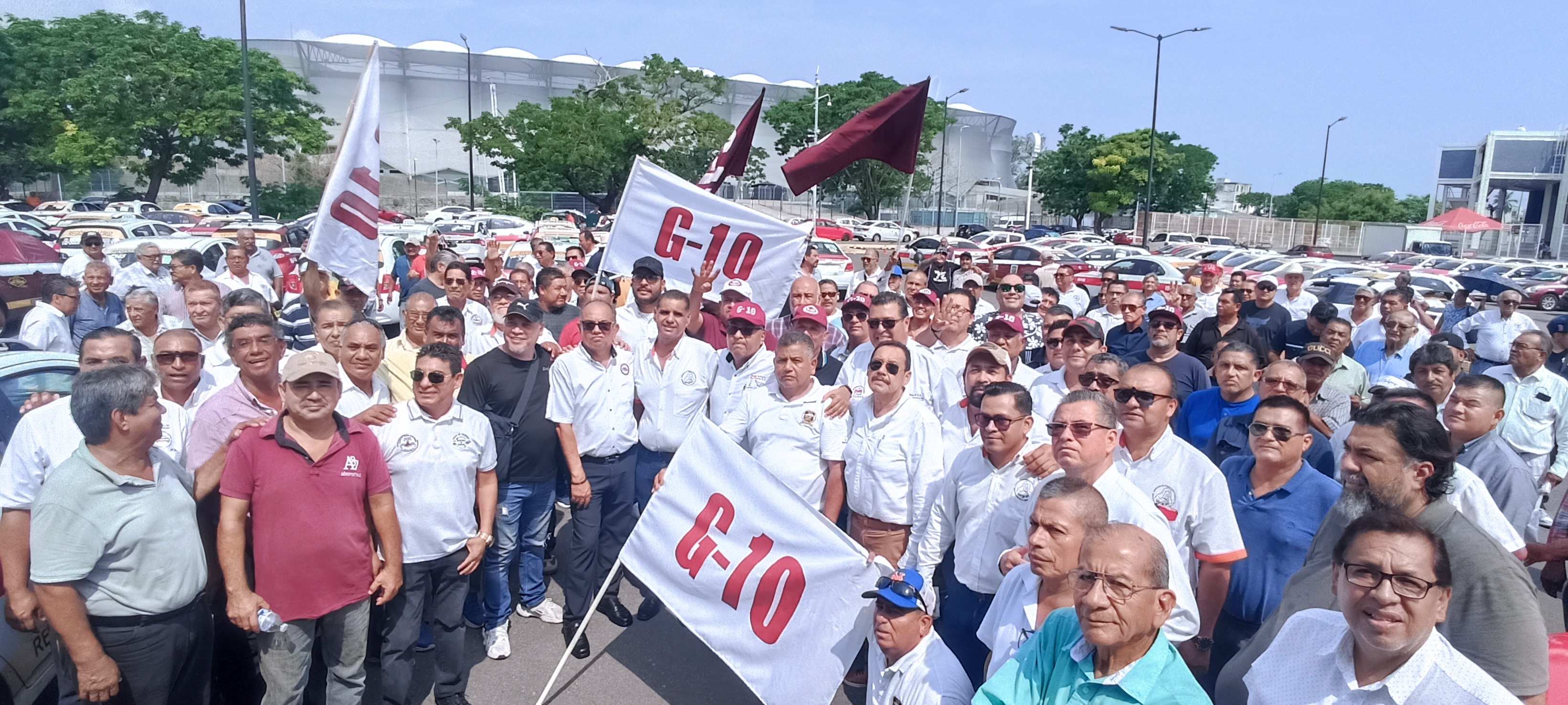 Piden taxistas ser tomados en cuenta para elaborar iniciativa para regular a conductores de aplicación