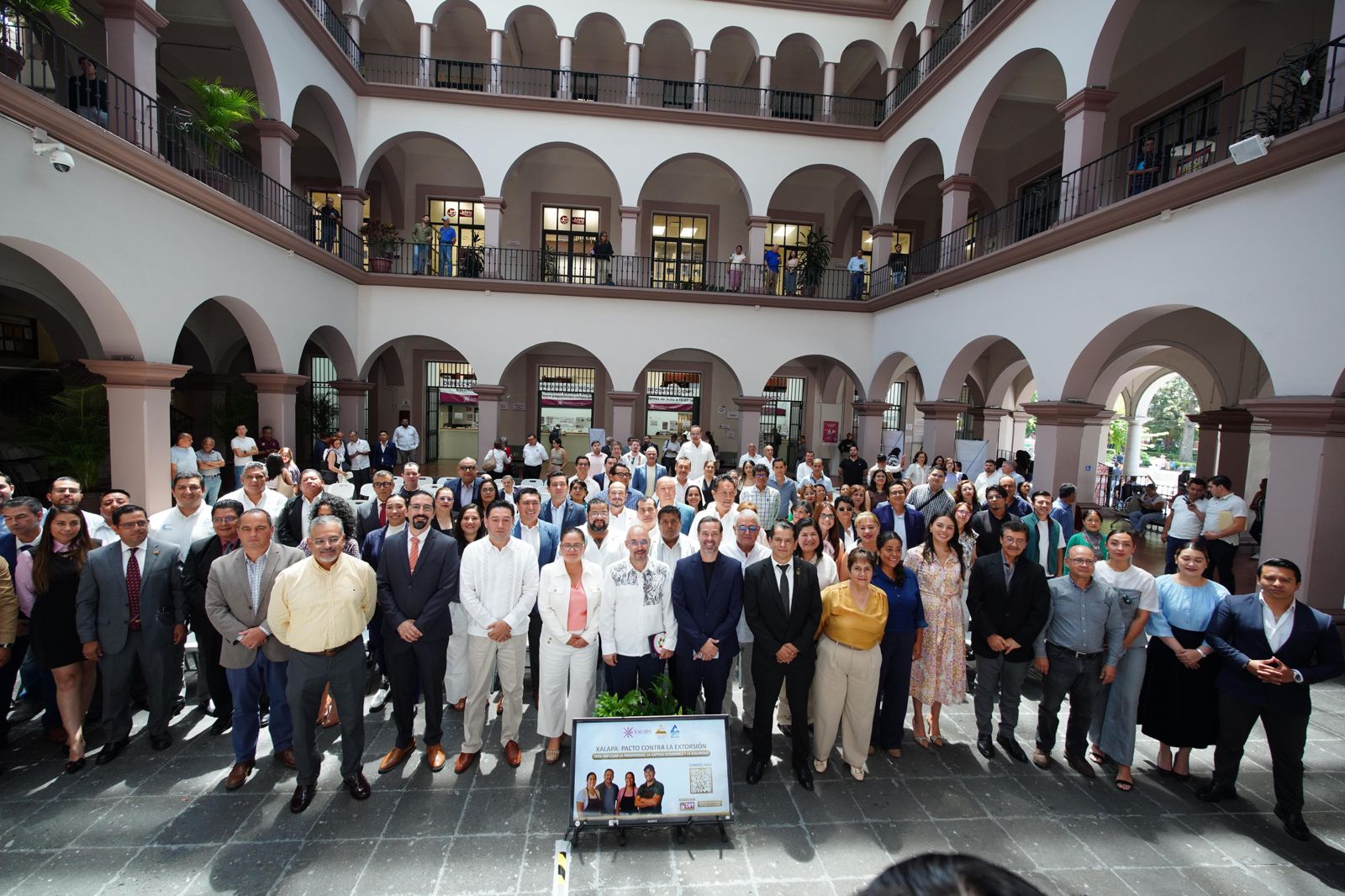 Xalapa firma pacto con Concanaco para impulsar inversiones, seguridad y crecimiento empresarial