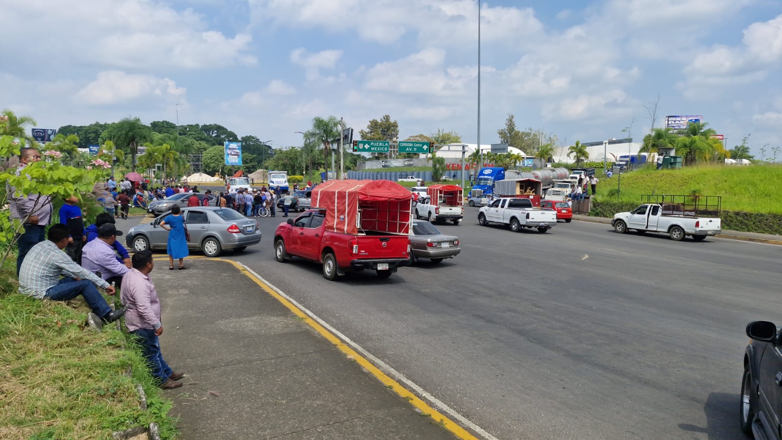 Bloquean Distribuidor El Diamante en Córdoba por despido de extrabajadores
