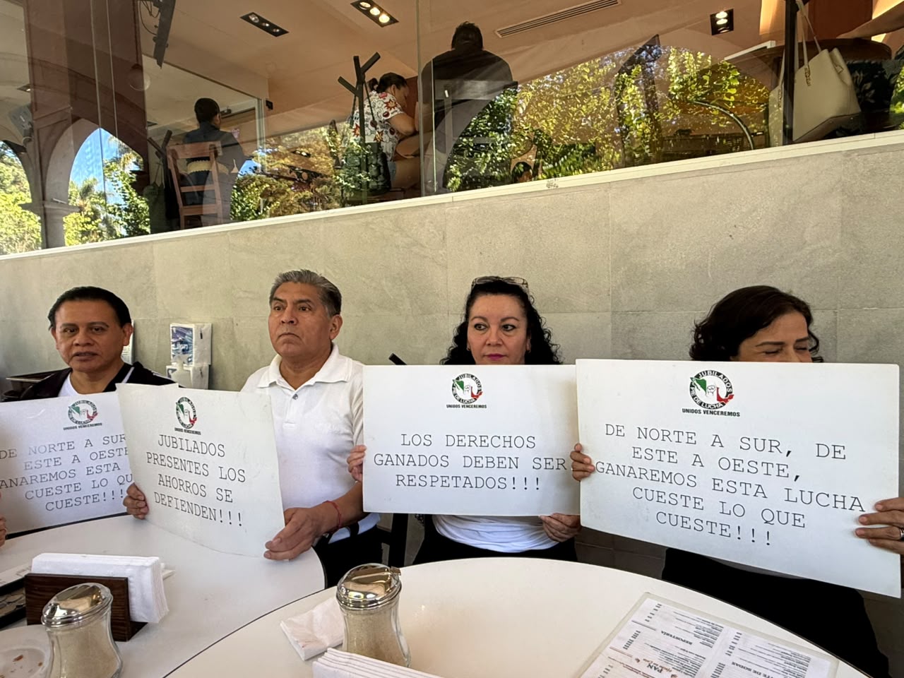 Jubilados de Veracruz exigen devolución de ahorros retenidos en Afores