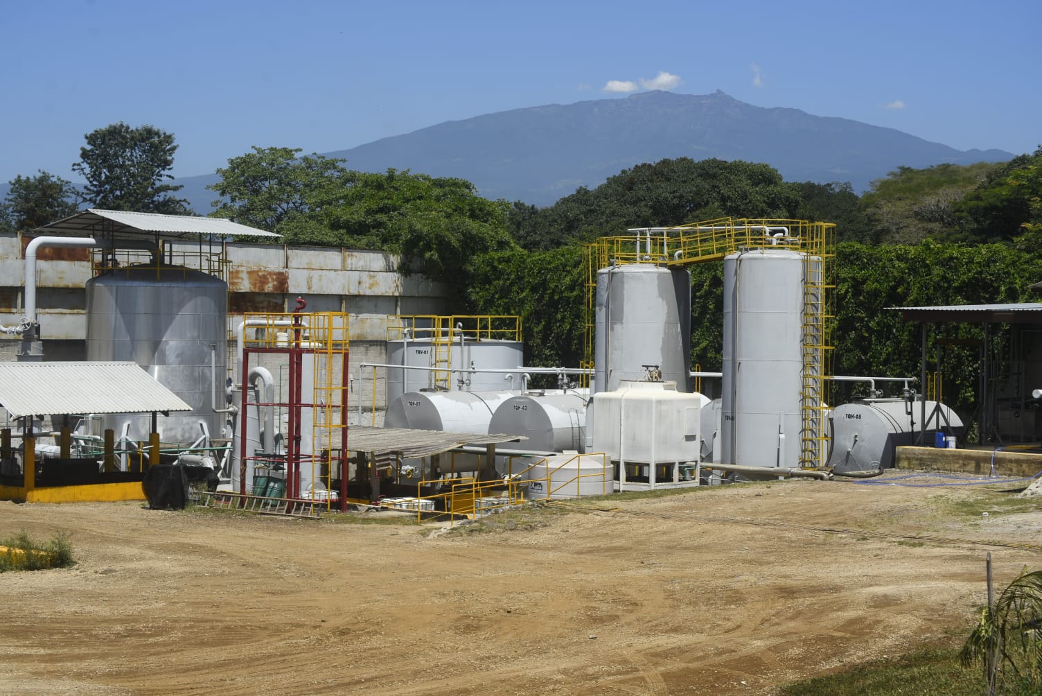 Empresa de Coatepec niega venta de huachicol y defiende operación