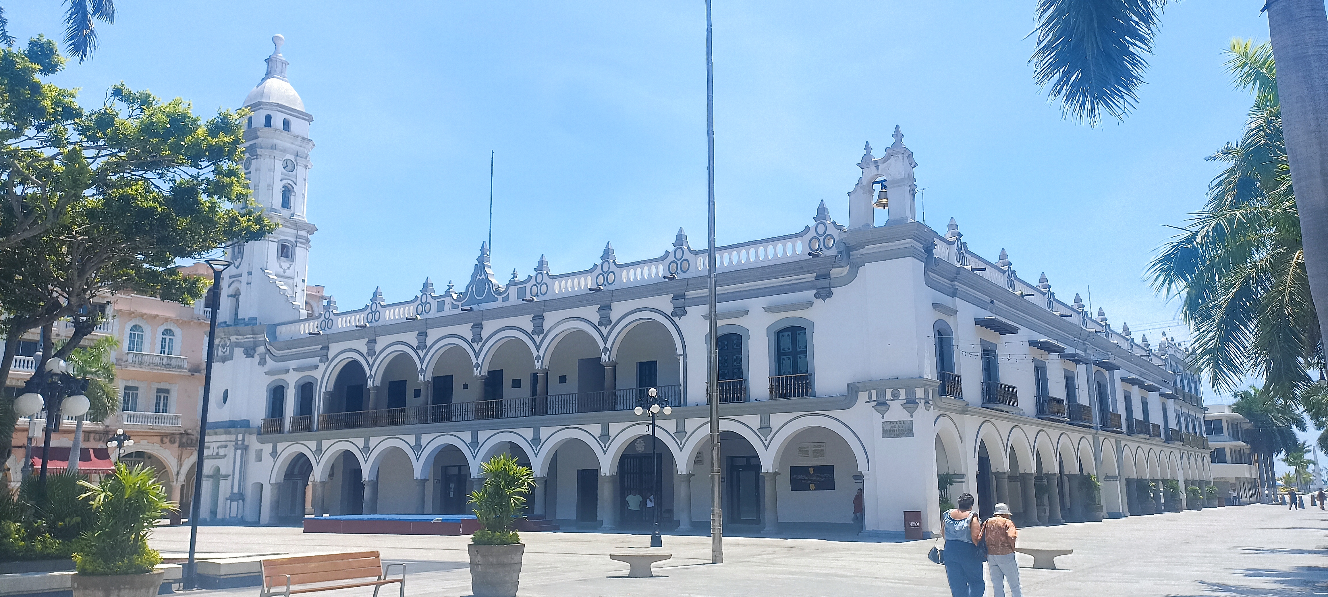 Alcaldesa de Veracruz cesa a 50 inspectores por presuntas solicitudes de dinero