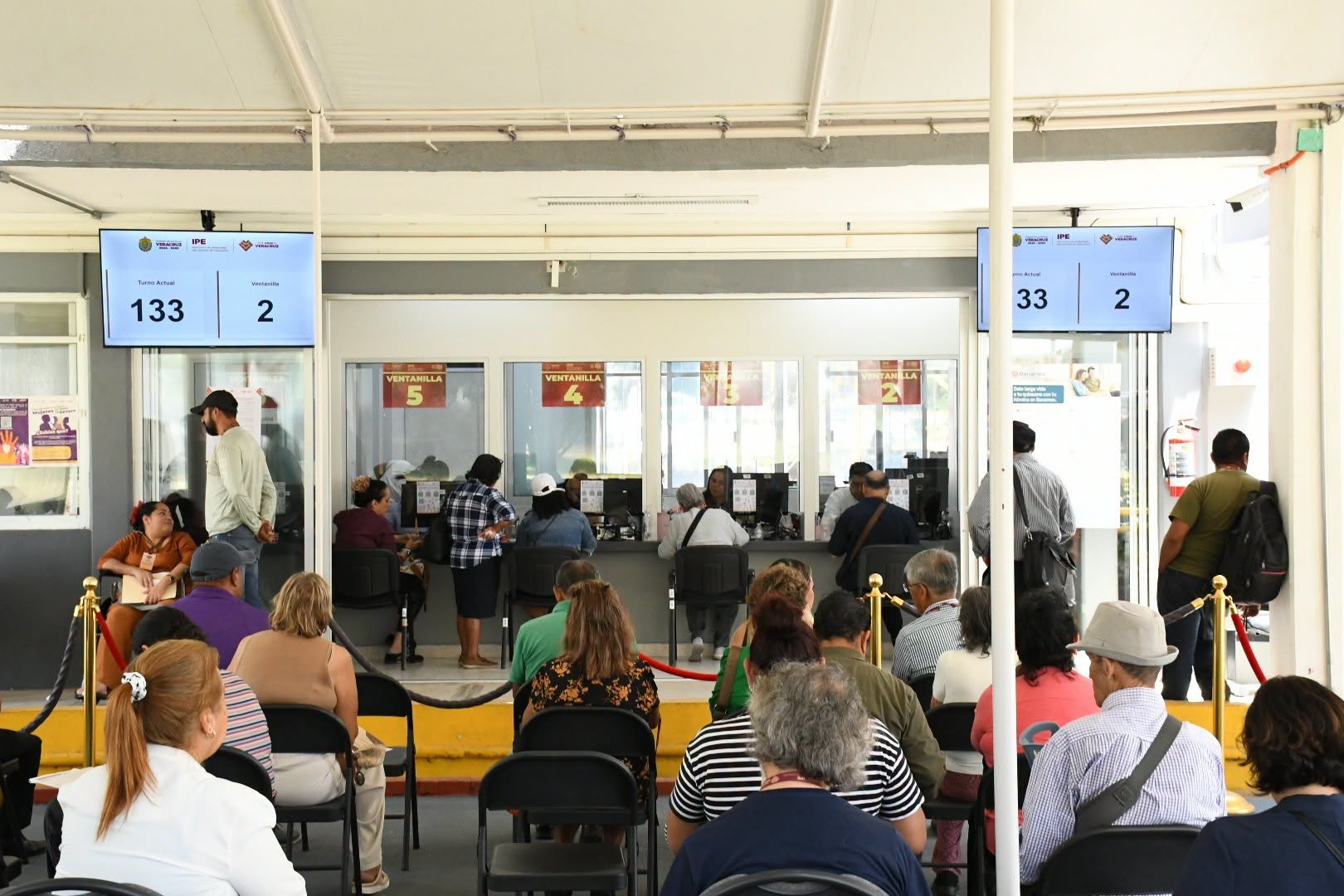 IPE entrega 347 préstamos en primer día de reanudación del programa en Xalapa