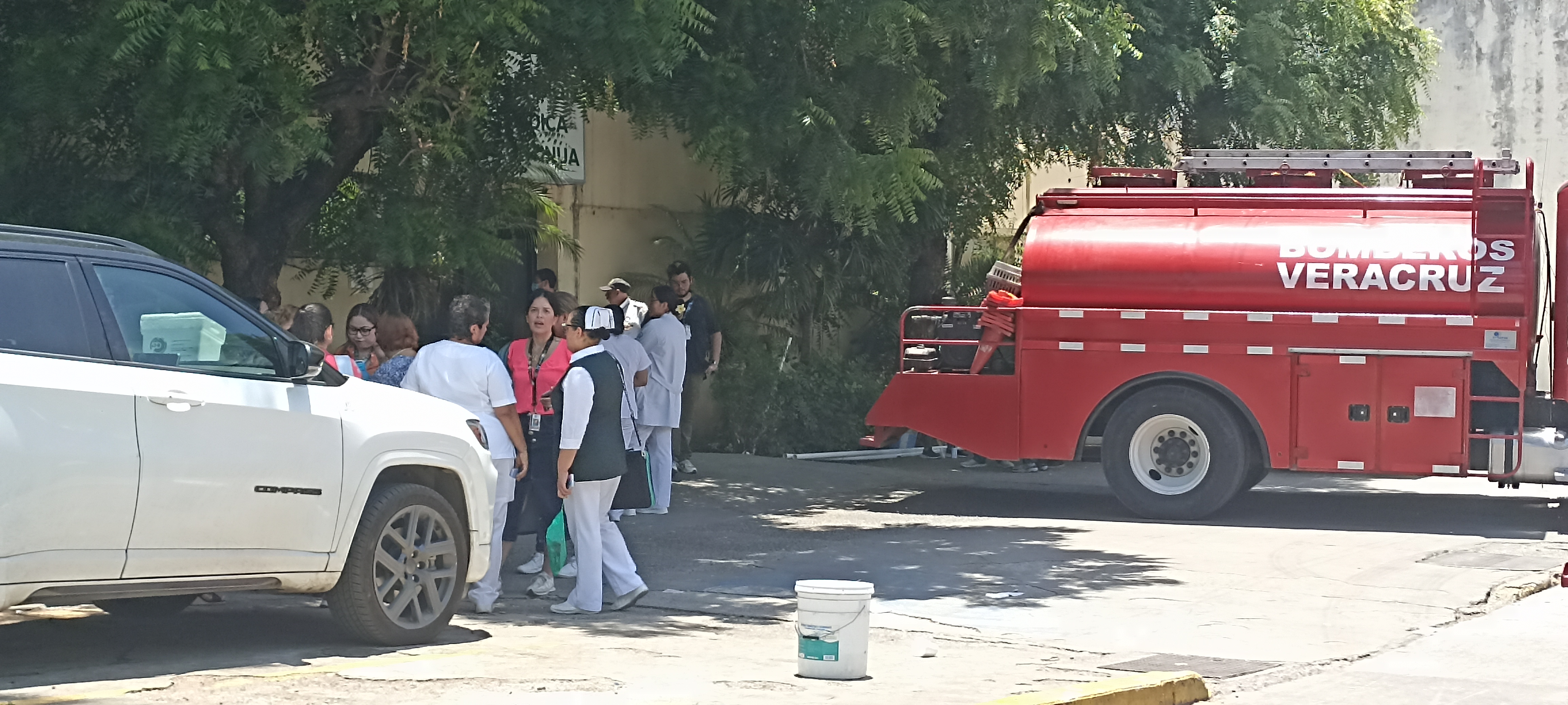 Incendio en la clínica 57 del IMSS de la ciudad de Veracruz provoca evacuación de derechohabientes y personal