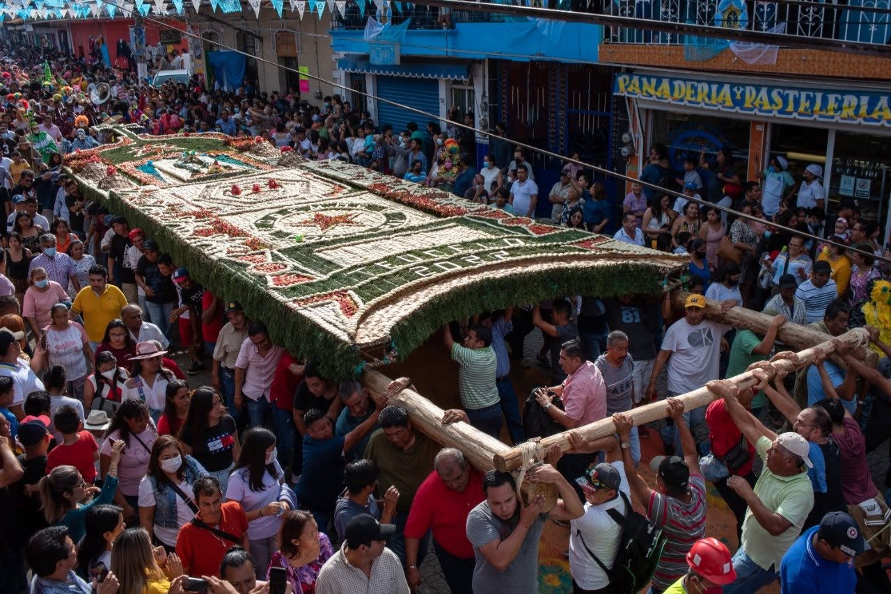 Teocelo celebra con arco floral sus fiestas de la Asunción este fin de semana