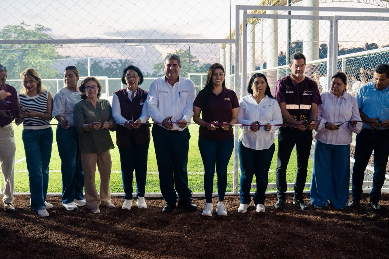 Inauguran cancha de fútbol 5 en colonia Prensa Nacional de Poza Rica