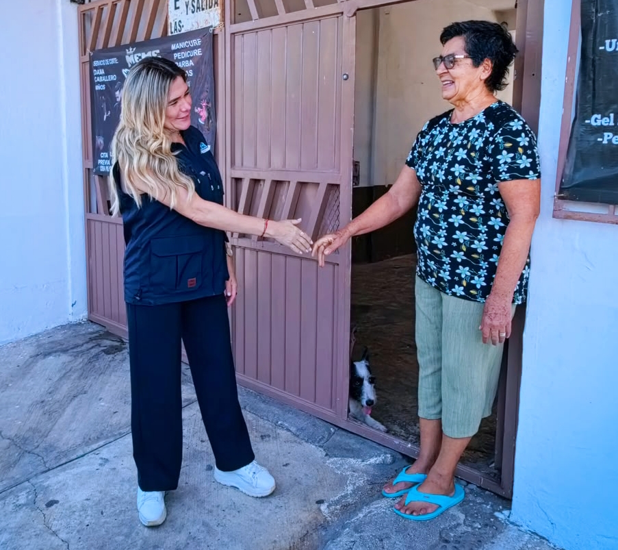 Atiende alcaldesa Maryjose Gamboa de primera mano necesidades en recorrido sorpresa por la colonia Manantial