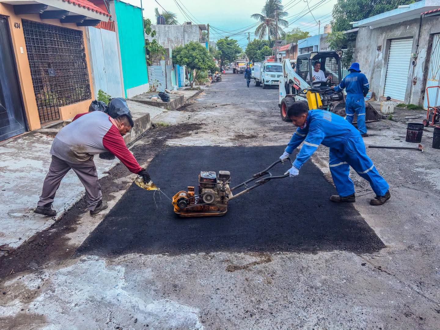 Gobierno de Boca del Río avanza en acciones permanentes de bacheo, alumbrado y recuperación de espacios públicos