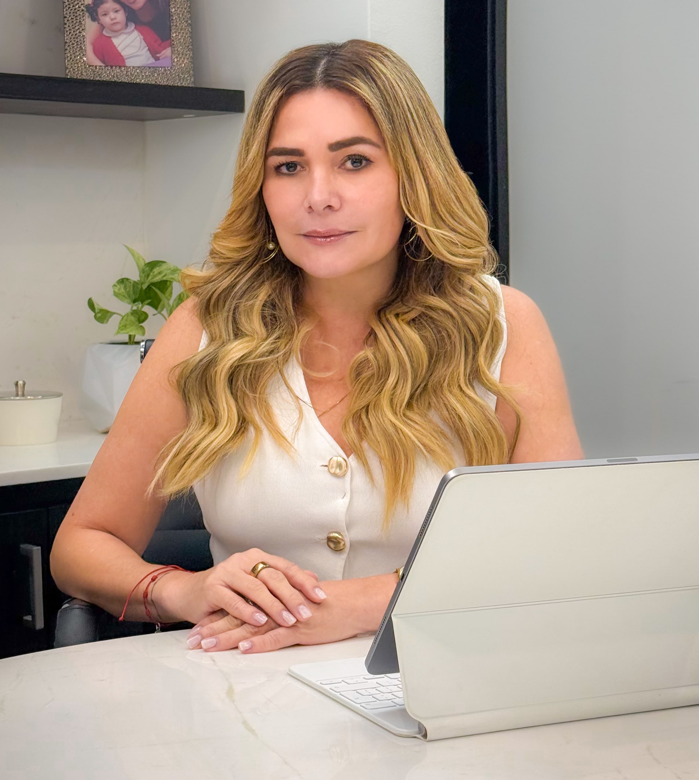 Anuncia alcaldesa Maryjose Gamboa programa de apoyo a escuelas públicas y mejora de alumbrado en zonas educativas