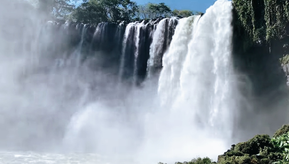 Salto de Eyipantla, una cascada entre leyendas y selva en Veracruz