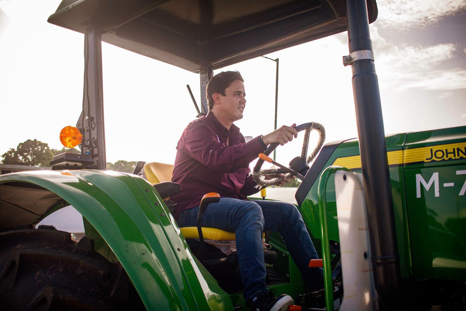 San Andrés Tuxtla tendrá tractores de mayor potencia para el campo