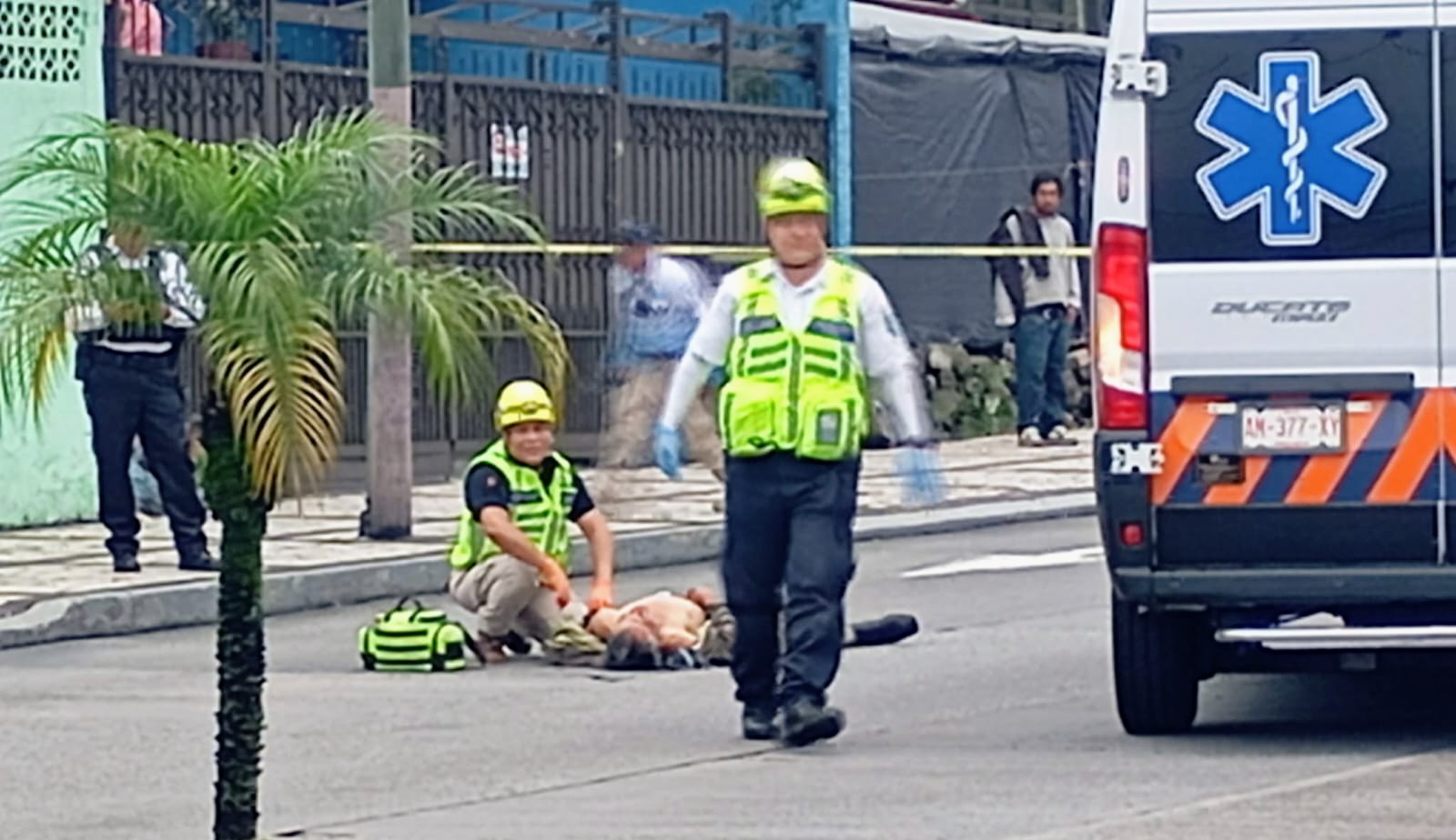 Grave peatón atropellado en Orizaba por taxi de Mariano Escobedo