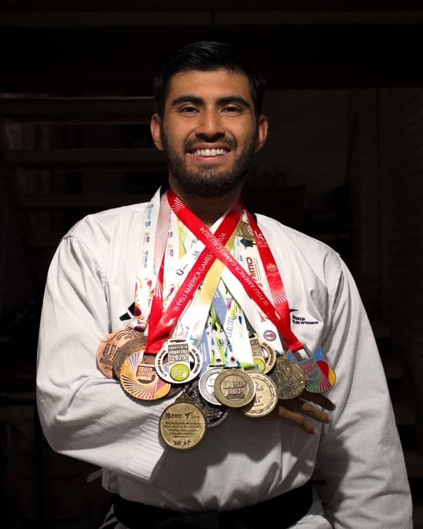 Eriberto Arriola busca apoyo para competir en Mundial de Taekwondo