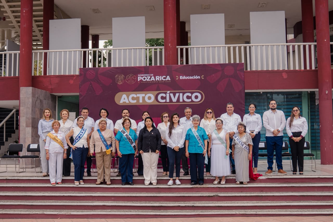 Adultos mayores son reconocidos por su aporte a Poza Rica