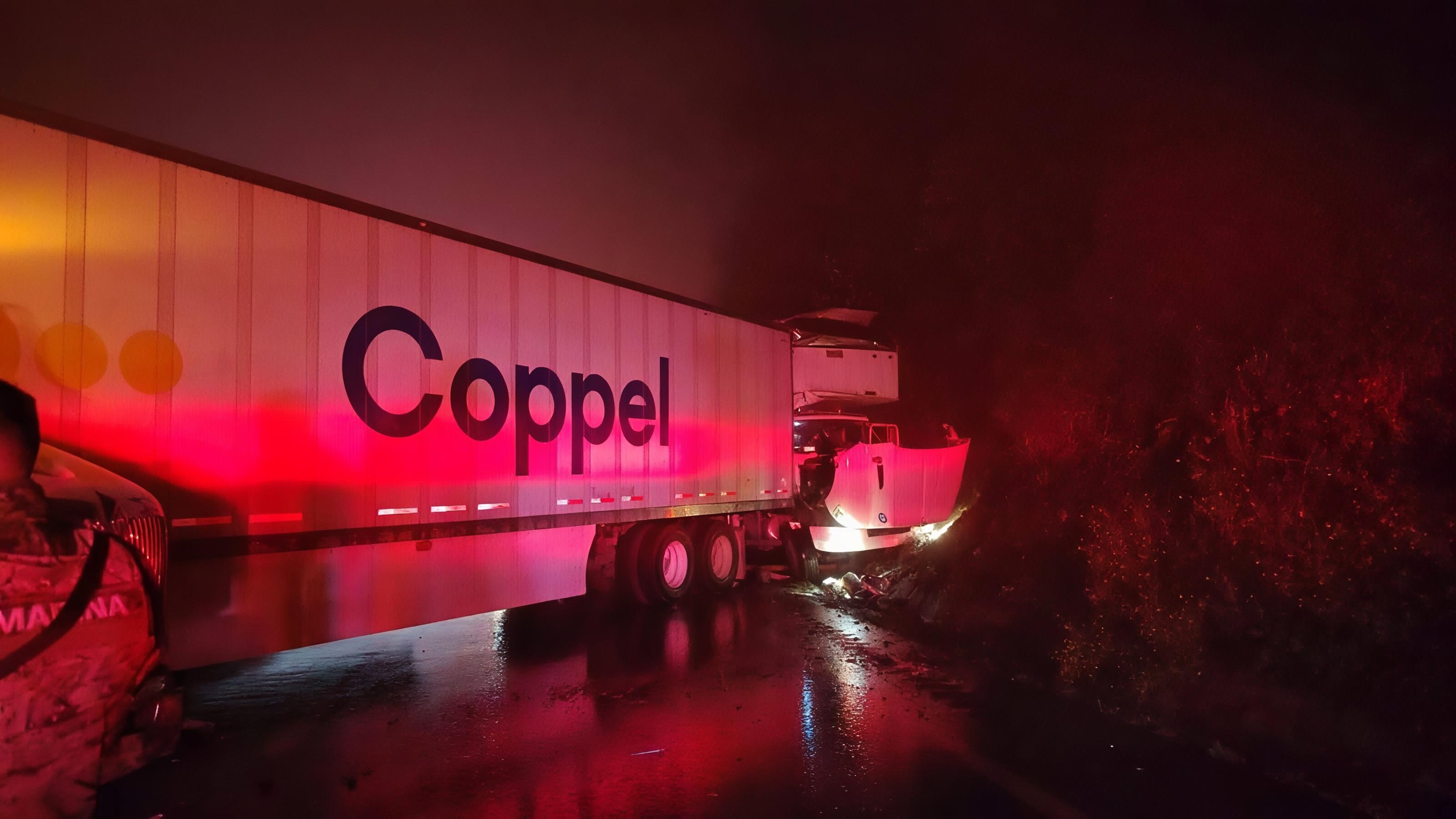 Carambola paraliza autopista Orizaba-Puebla en Cumbres de Maltrata