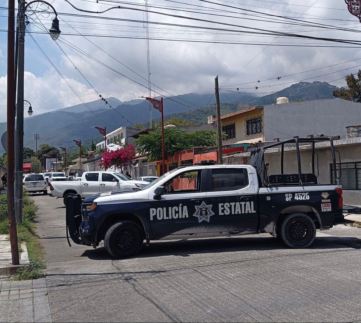 Policía estatal ejecuta cateo en comandancia de la policía de Ciudad Mendoza
