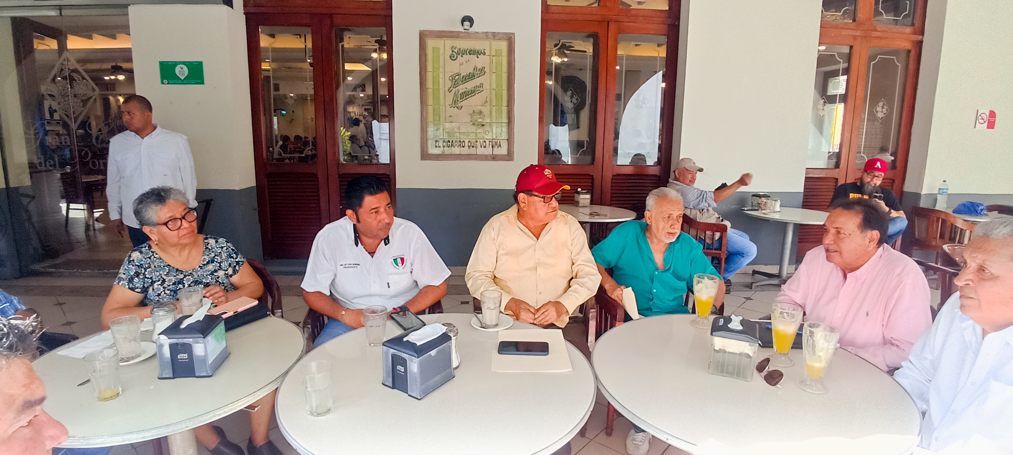 Respaldan líderes de mercados reordenamiento de las autoridades municipales de Veracruz