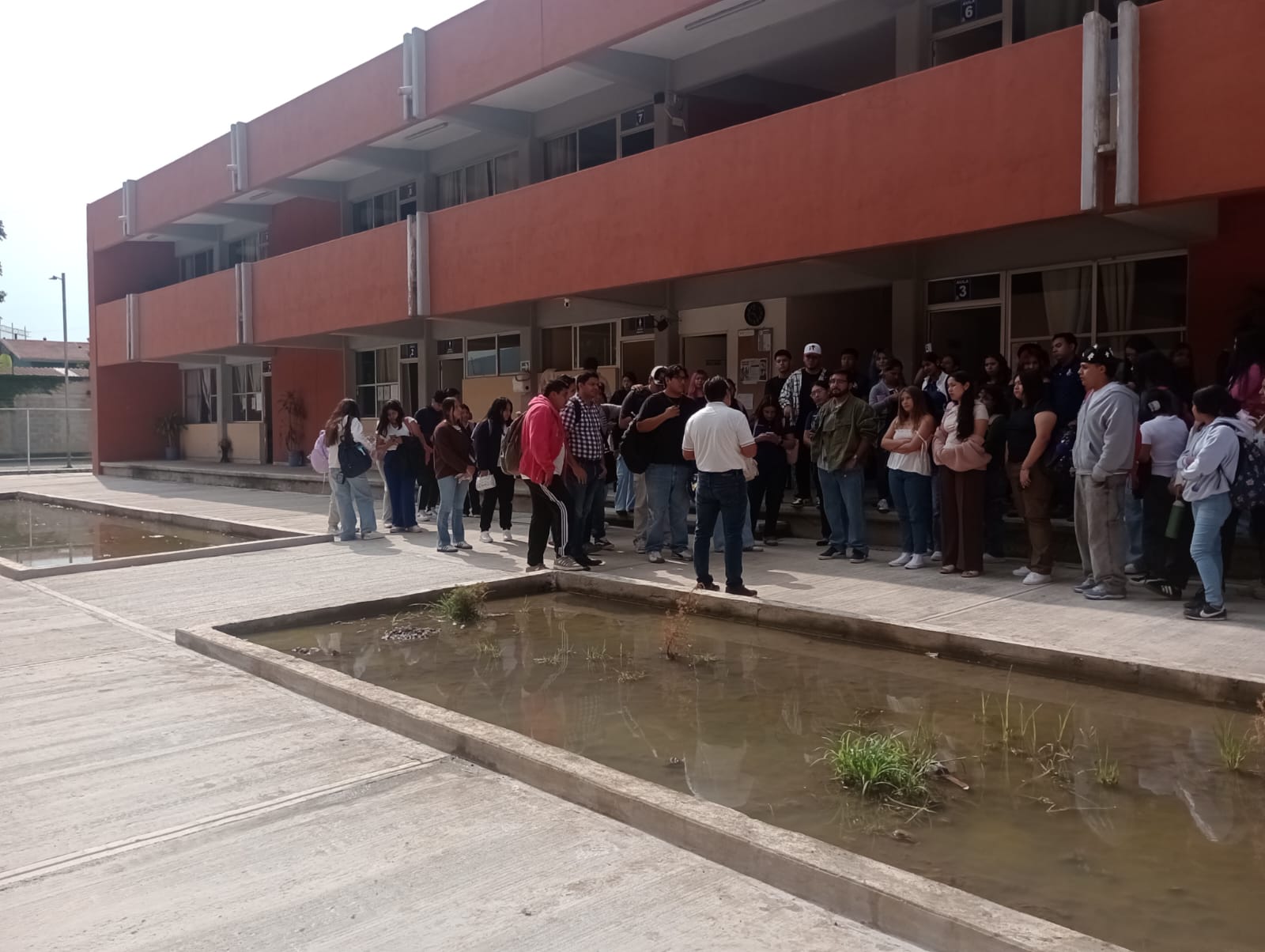 Trabajadores de la UPN mantienen paro indefinido en Orizaba