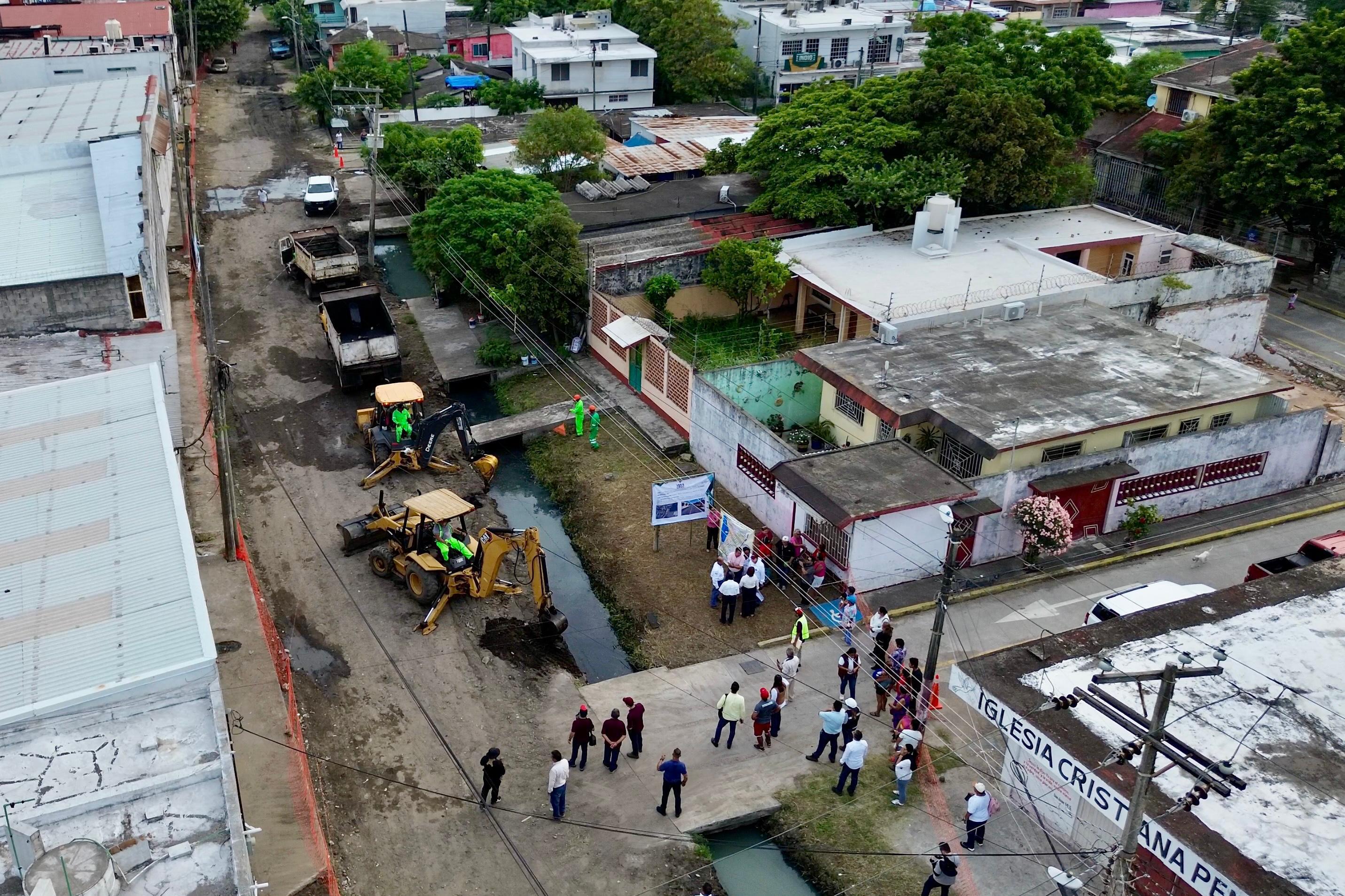 Realizan limpieza integral del canal pluvial Jiménez de Veracruz puerto