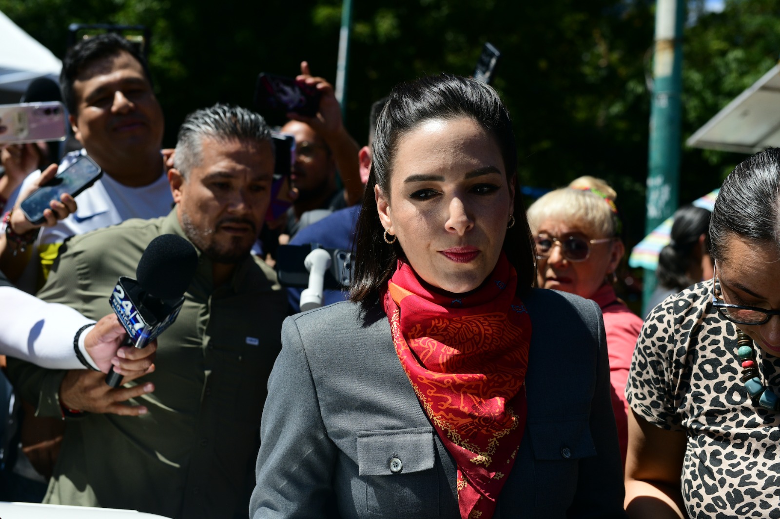Es un dato falso: rectora del Colver y familiar de AMLO niega salario de 106 mil pesos