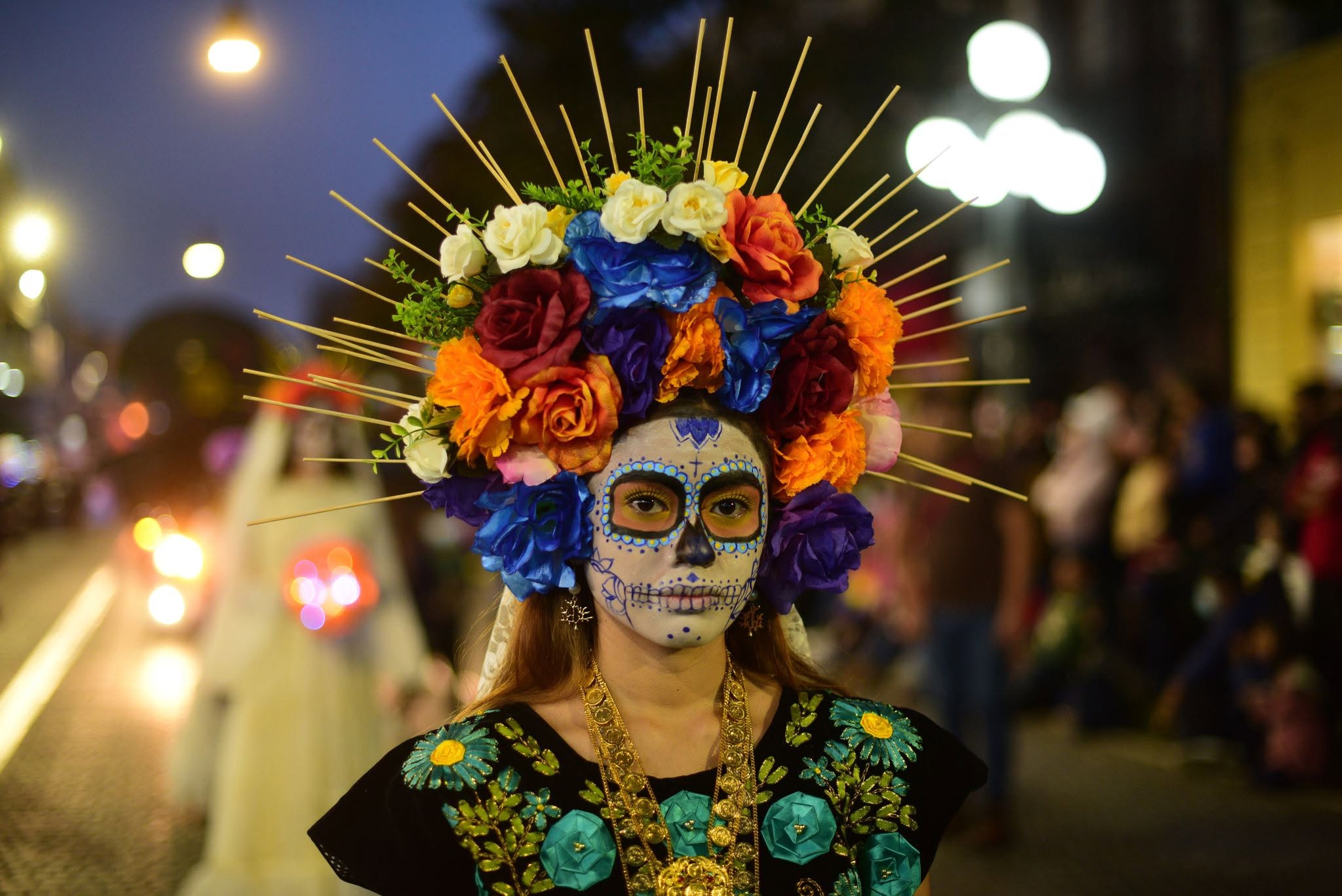 Se alistan catrinas y catrines para celebrar las fiestas de Todos Santos en Xalapa