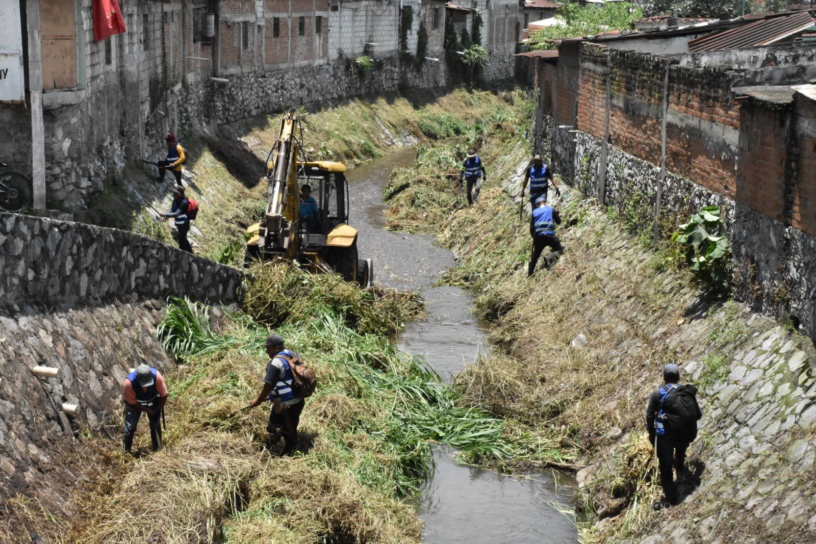 Detectan descargas y basura en arroyo Carbonera de Río Blanco