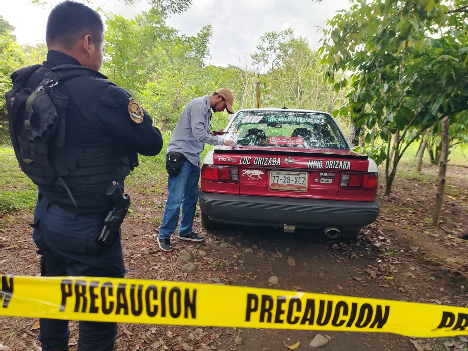 Localizan sin vida a taxista de Orizaba cuya unidad fue encontrada en Amatlán de los Reyes