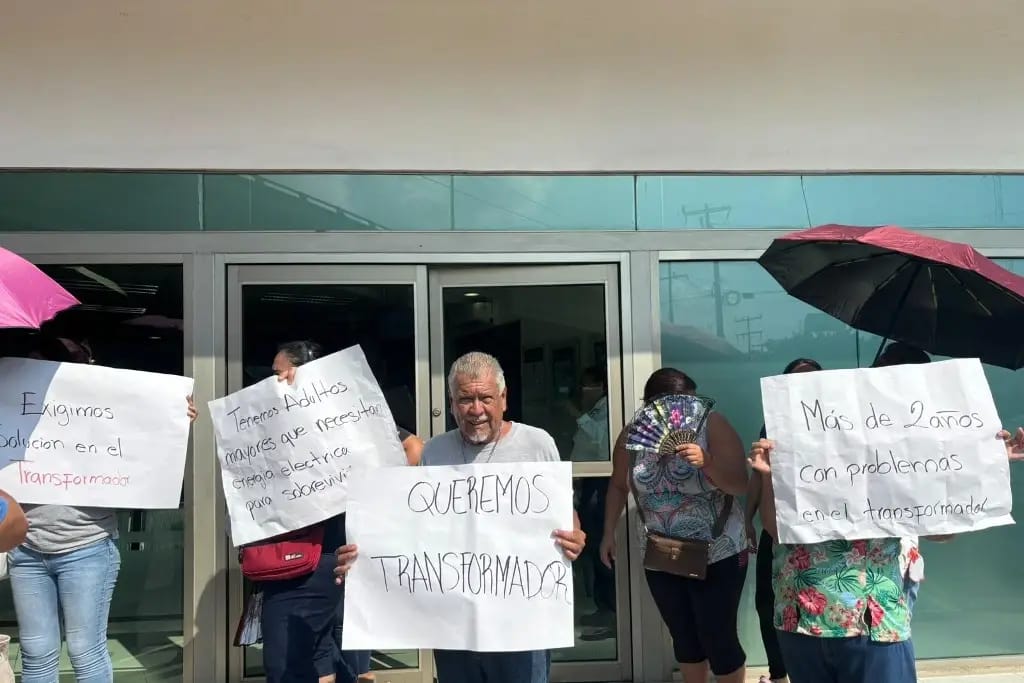Vecinos de Valente Díaz amagan con cerrar carretera, exigen solución