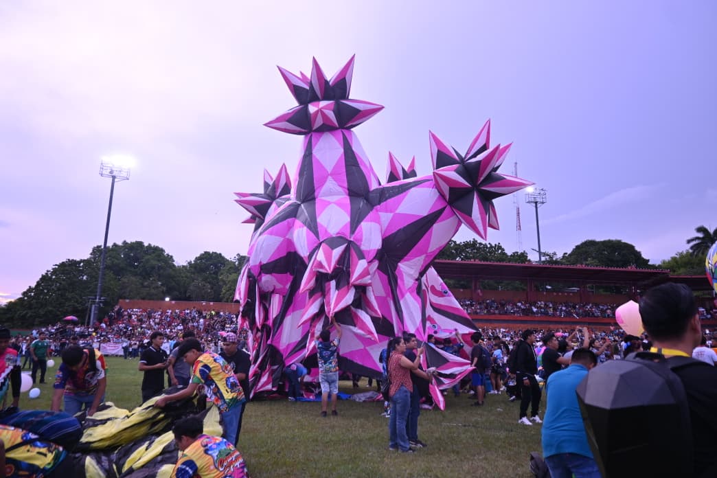 Más de 20 mil personas disfrutaron del Festival Internacional del Globo 2026 en San Andrés Tuxtla
