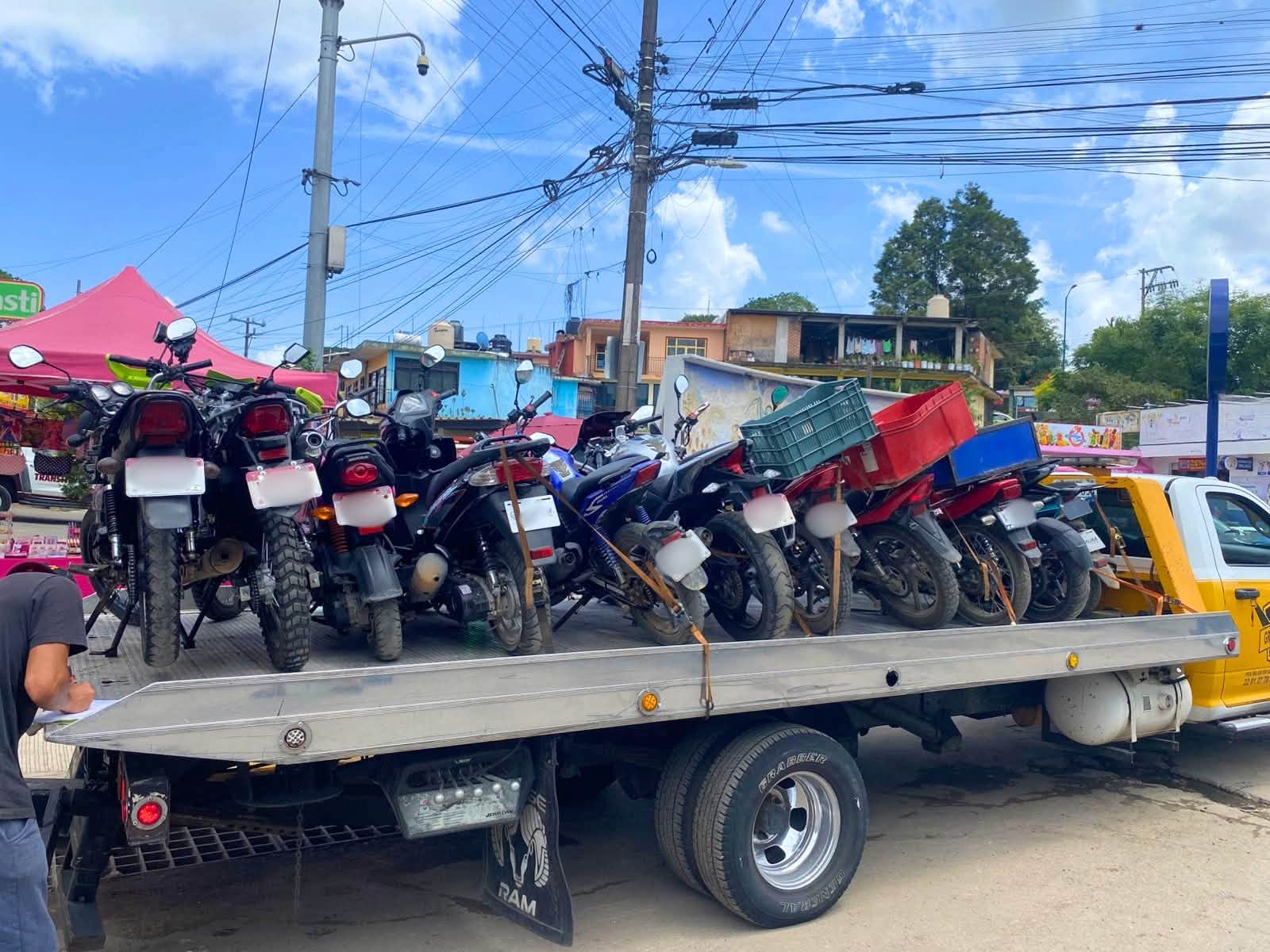 Retienen 28 motos durante operativo de Tránsito en Xalapa