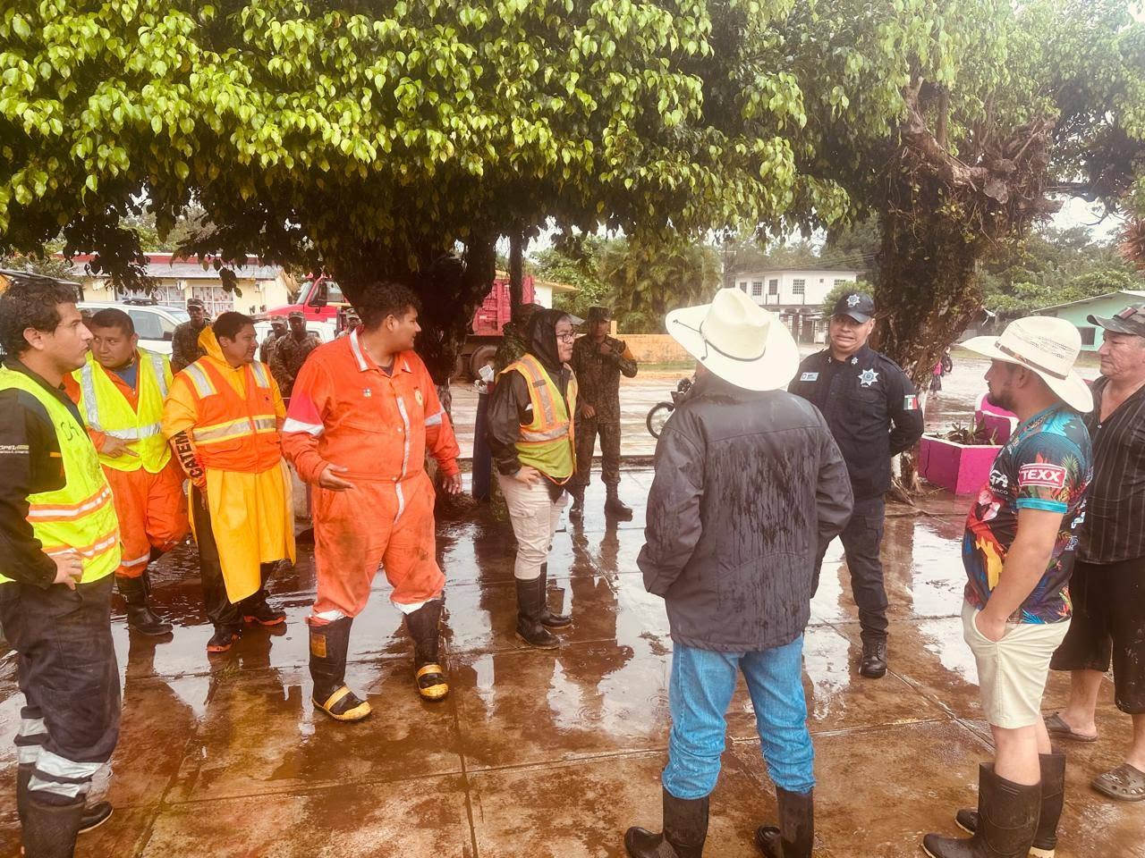 Catemaco reconoce a Protección Civil y Bomberos tras lluvias en La Palma