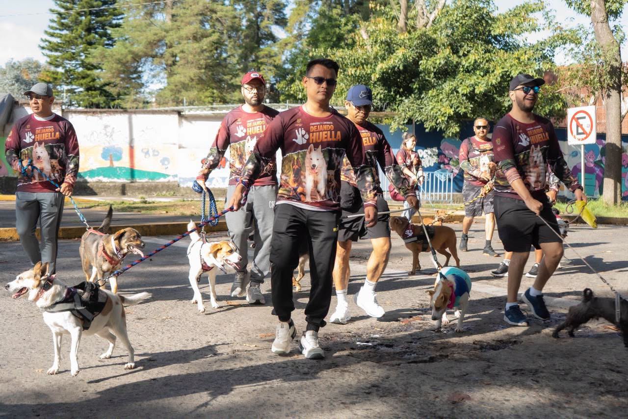 Xalapa reúne a familias y mascotas en carrera Dejando Huella