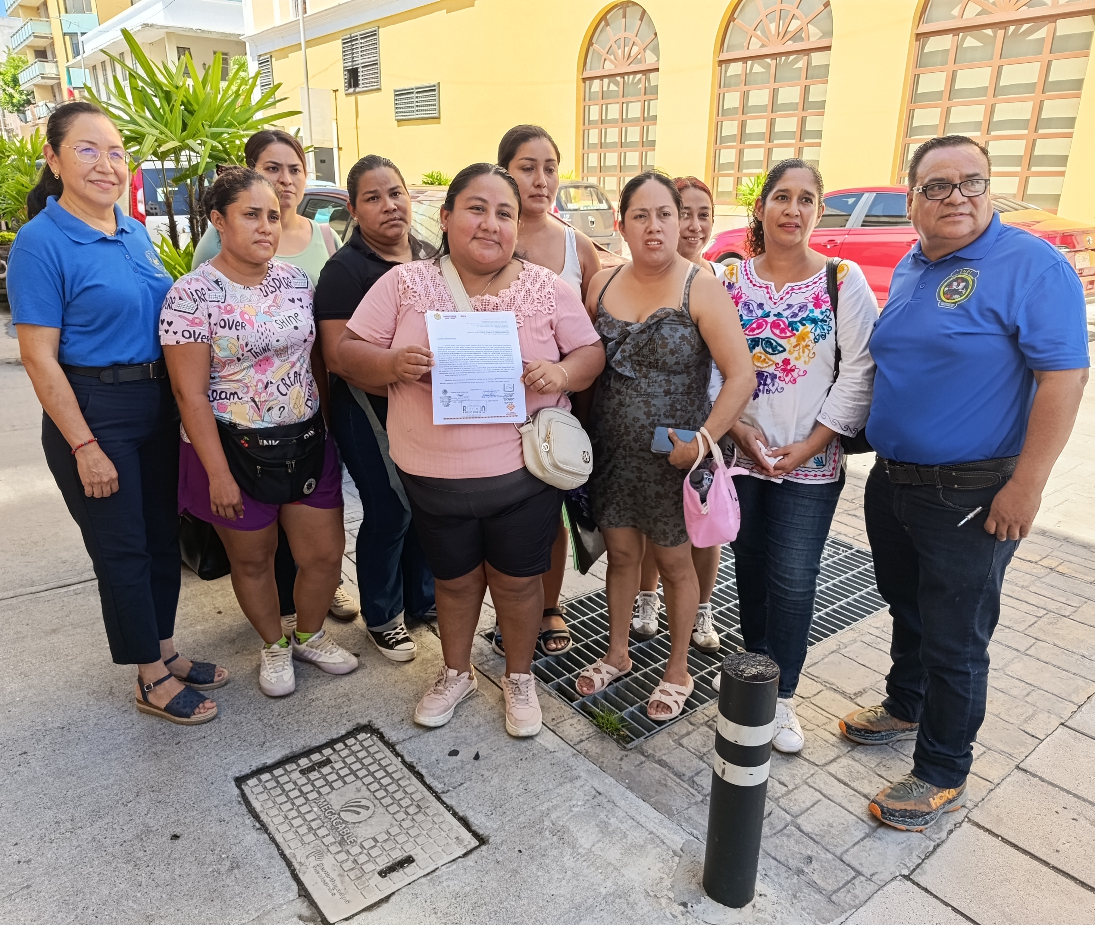CFE les cambia el transformador y aumentan los apagones en la colonia Dos Caminos de Veracruz