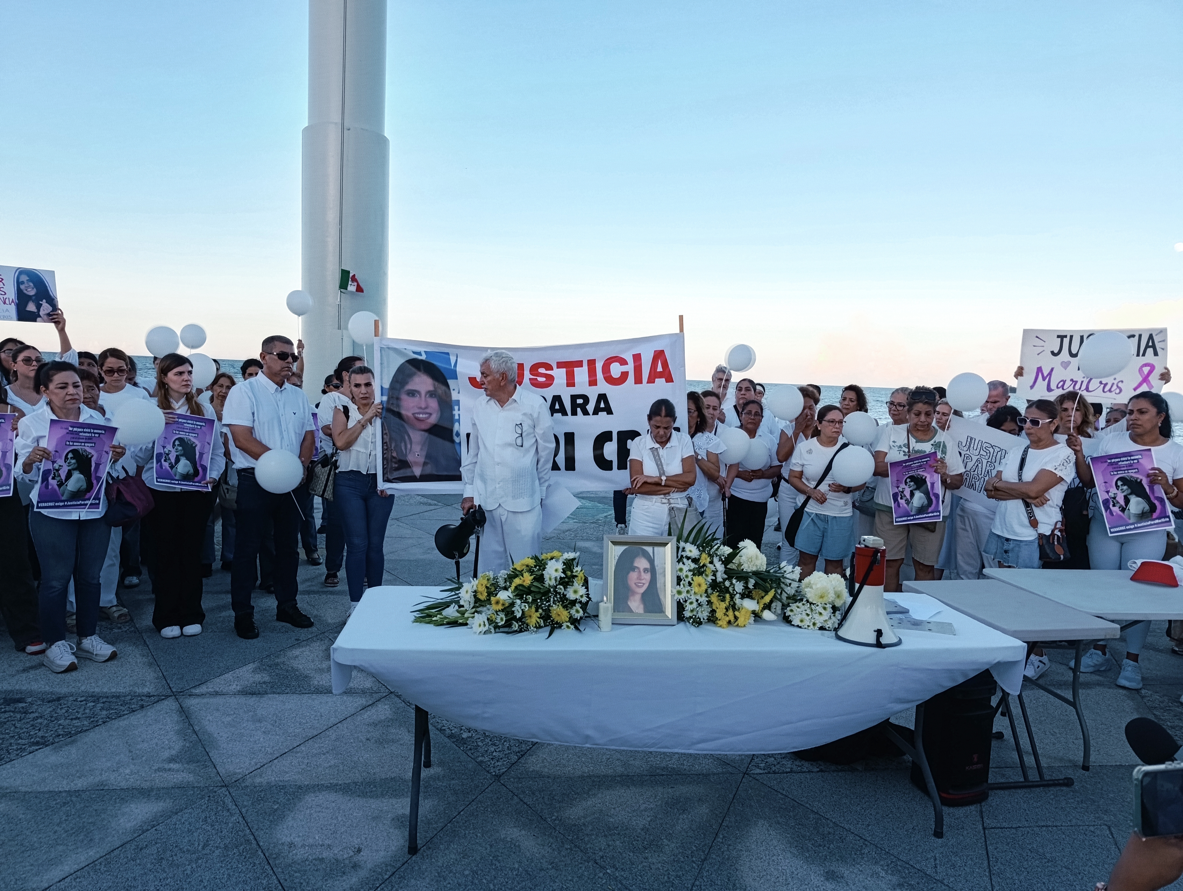 Exigen justicia papás y amigos de MariCris, víctima de feminicidio en Veracruz puerto