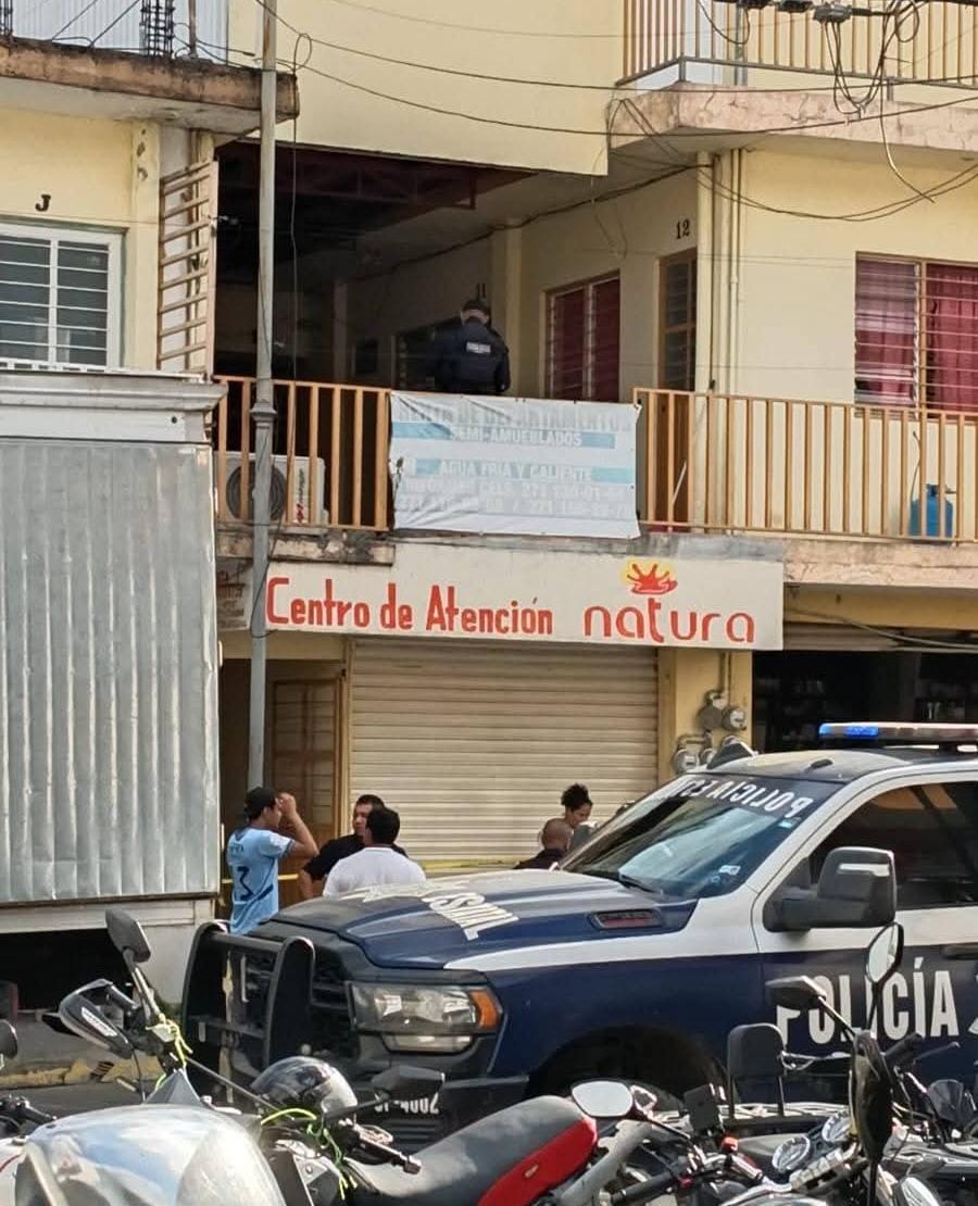 Localizan sin vida a joven de 21 años en su departamento de Cuitláhuac