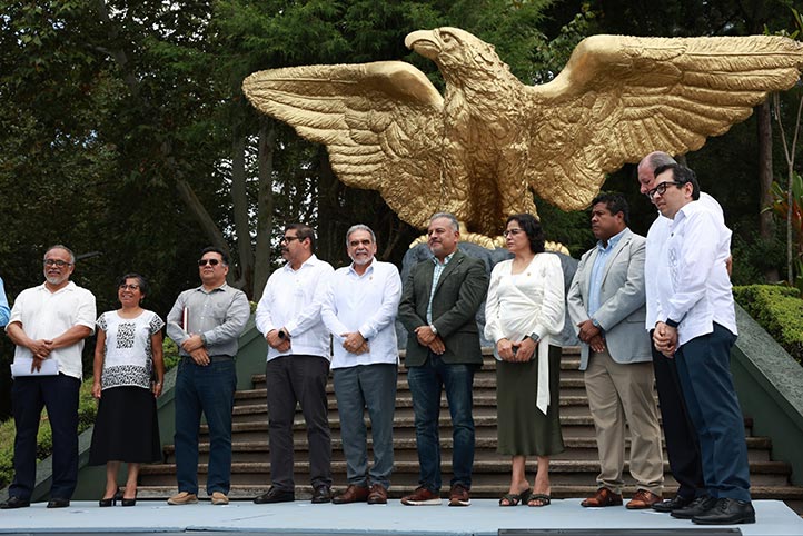 UV conmemora un siglo de historia del Águila de Xalapa