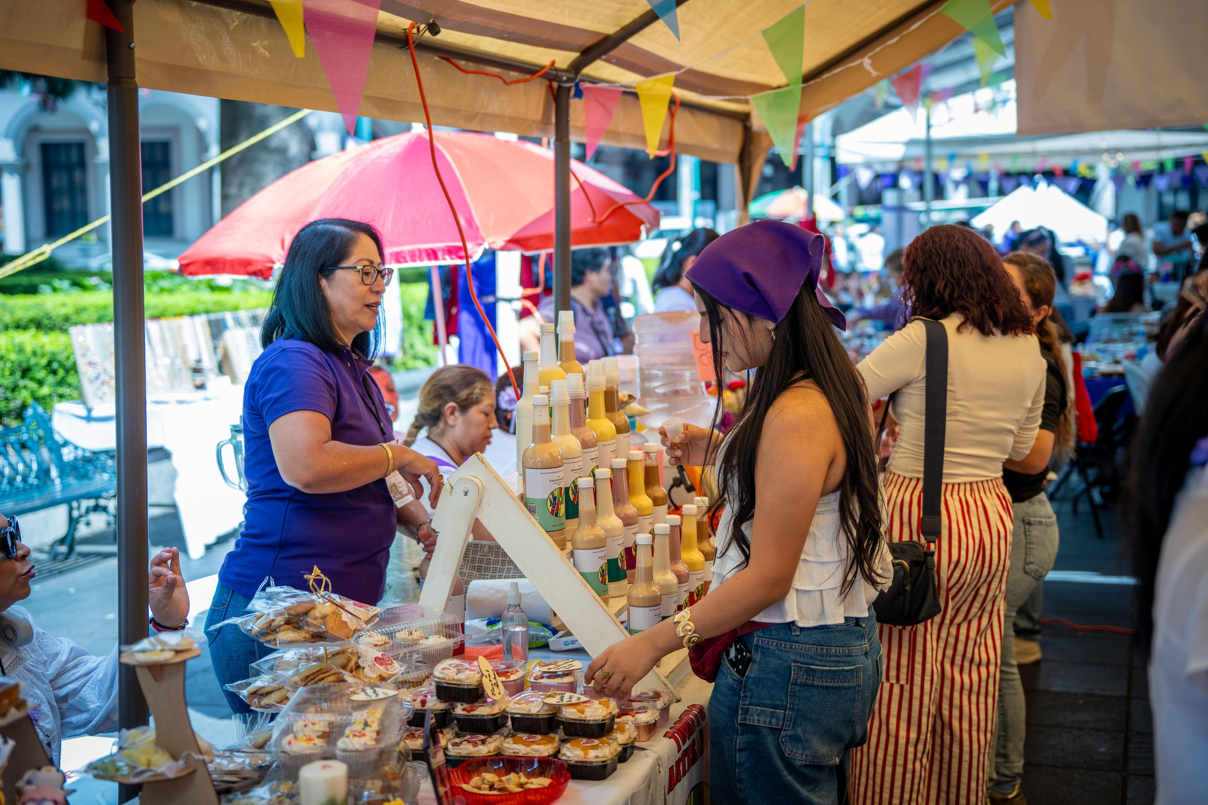 150 mujeres emprendedoras participan en el primer Bazar REMUXAS en Xalapa
