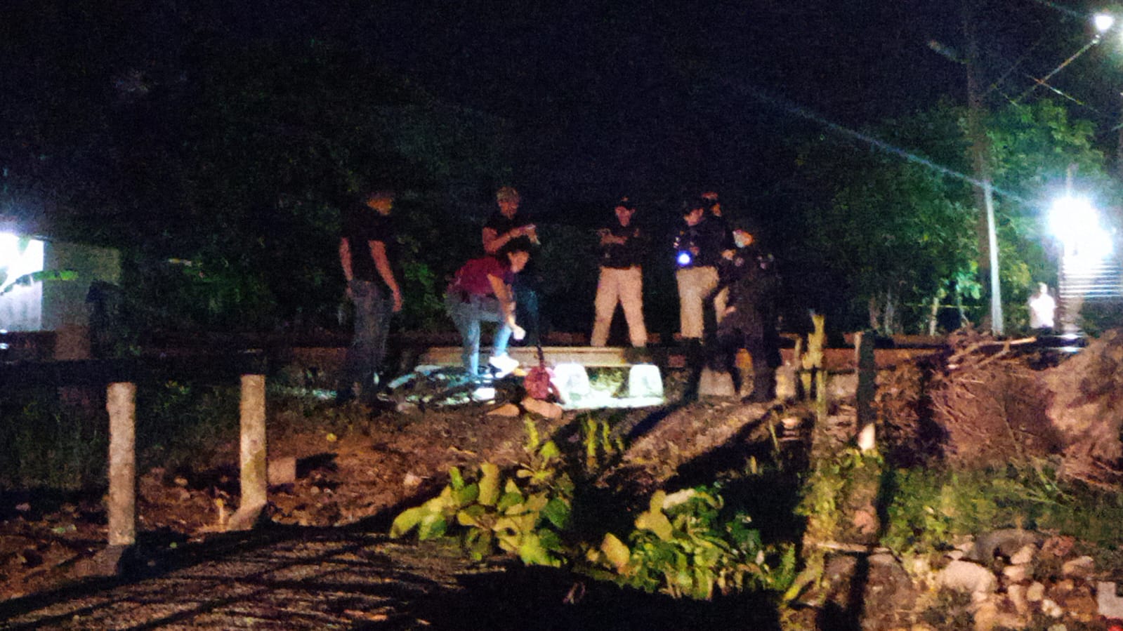 Asesinan a hombre en las vías del ferrocarril de la colonia Cuauhtémoc