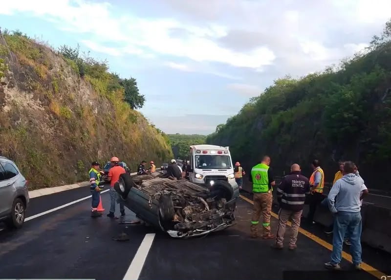Cinco lesionados en accidente en la carretera Xalapa-Veracruz